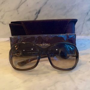 Tom Ford Jennifer tf8 sunglasses (61-16-120) in bronze